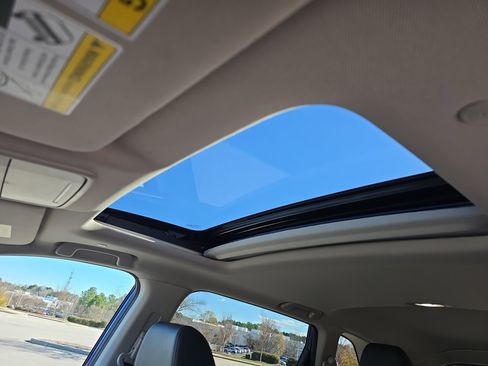 Used 2024 Honda CR-V EX-L image 30