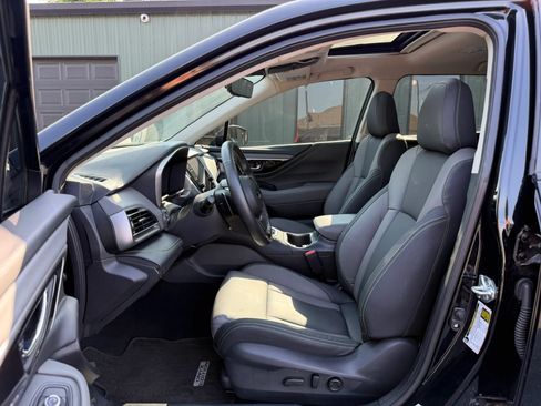 Used 2025 Subaru Outback Onyx Edition XT AWD/4WD image 2