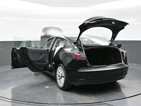 Used 2022 Tesla Model 3 Long Range image 40