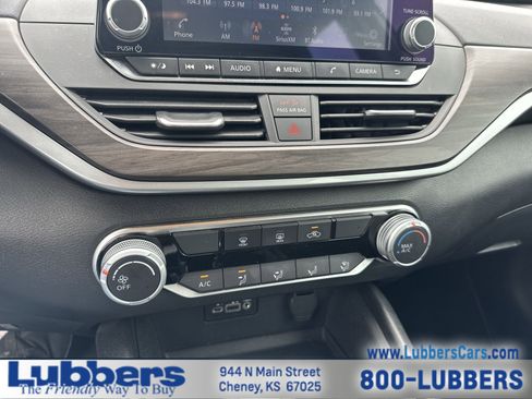 Used 2025 Nissan Altima 2.5 SV FWD image 18