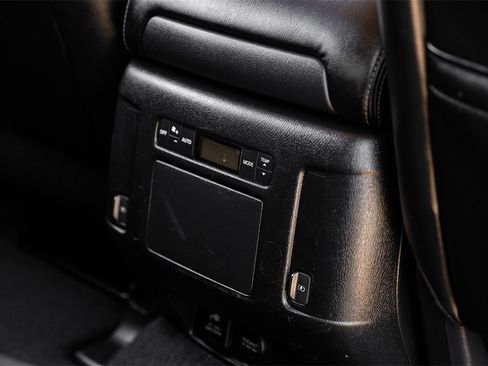 Used 2020 Nissan Armada SL w/ Premium Package image 43