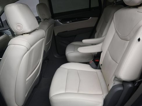 Used 2024 Cadillac XT6 Premium Luxury FWD image 14