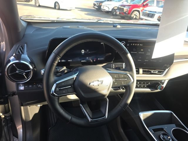 Used 2026 Chevrolet Equinox LT AWD/4WD image 17