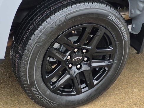 Used 2024 Chevrolet Silverado 1500 Custom image 7