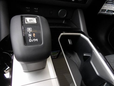 New 2025 Mitsubishi Outlander SE image 24