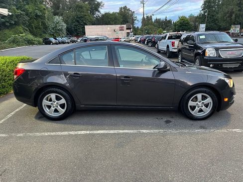 Used 2015 Chevrolet Cruze LT w/ Sun And Sound Package FWD image 4