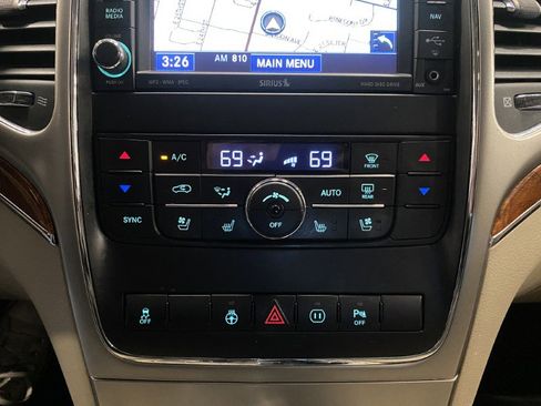 Used 2012 Jeep Grand Cherokee Overland AWD/4WD image 37