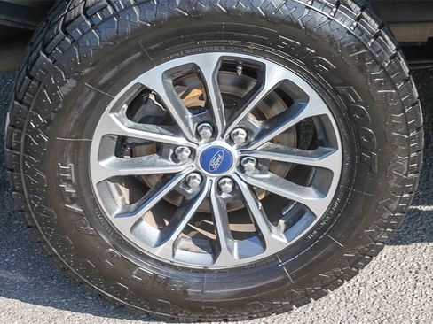 Used 2018 Ford F150 XLT w/ Equipment Group 302A Luxury image 13