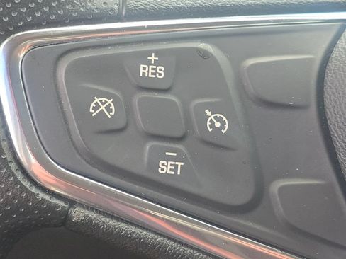 Used 2019 Chevrolet Equinox LS FWD image 30