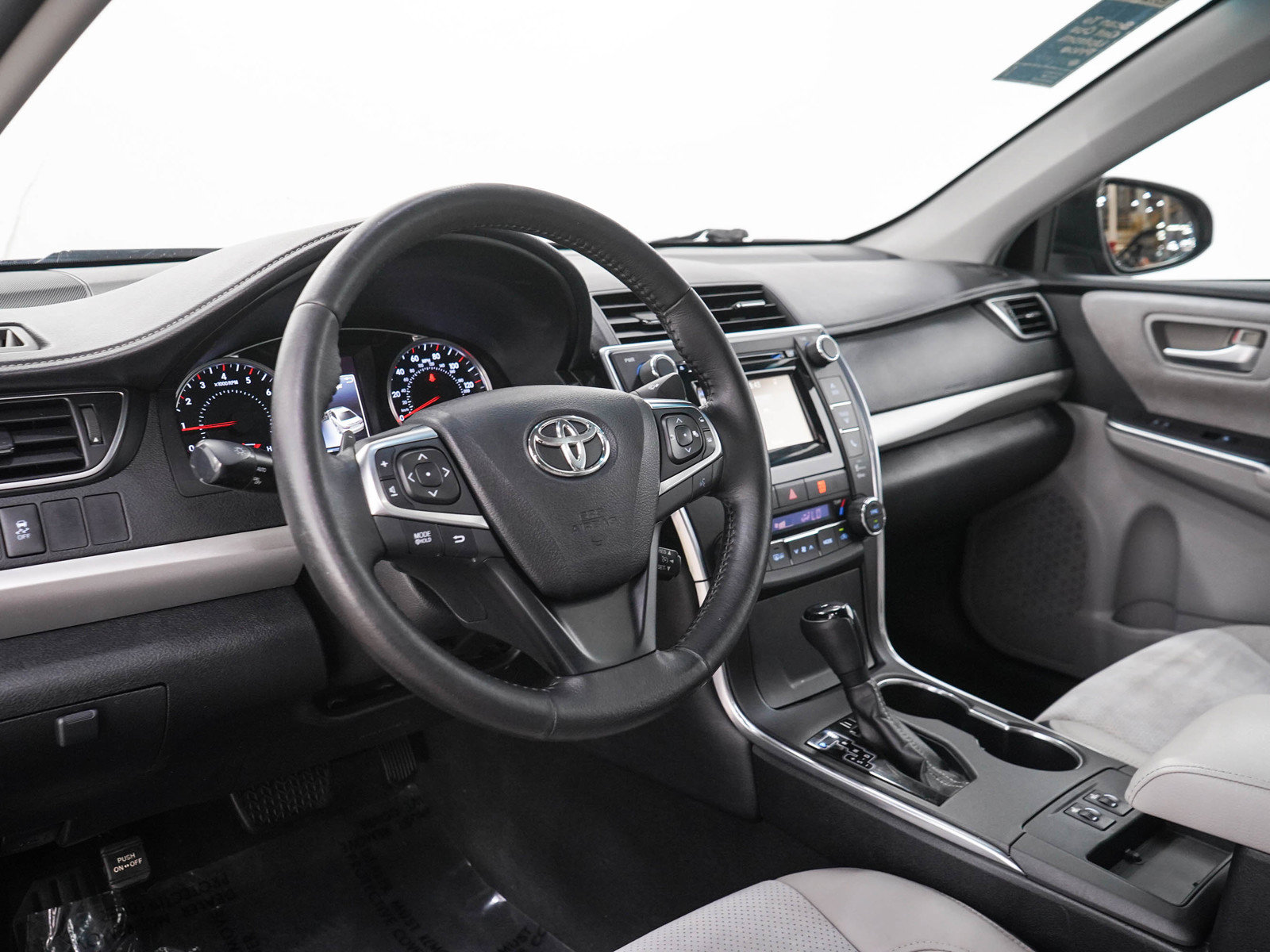 Used 2015 Toyota Camry XSE w/ Moonroof Package FWD image 22