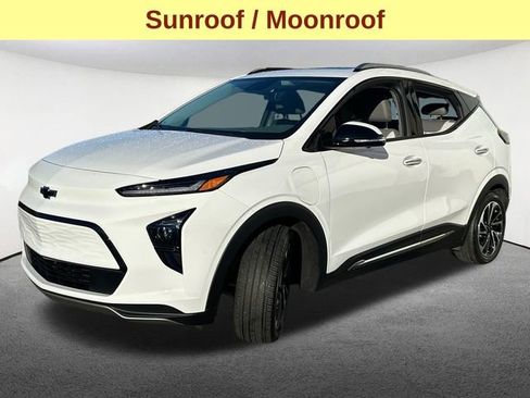 Used 2023 Chevrolet Bolt EUV Premier w/ Sun & Sound Package image 5