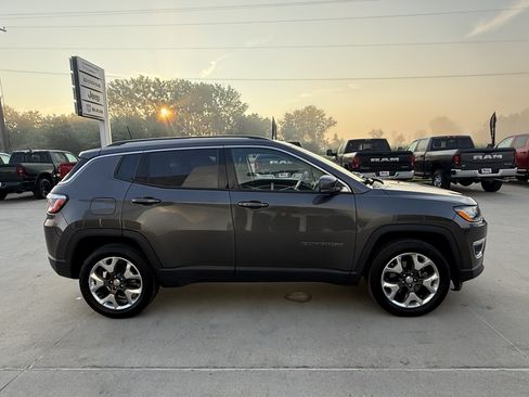 Used 2019 Jeep Compass Limited AWD/4WD image 32