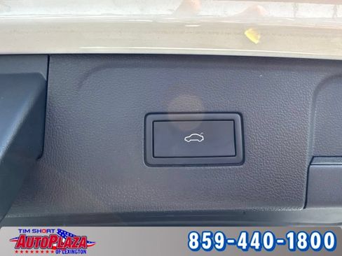 Used 2025 Volkswagen Atlas SE AWD/4WD image 41