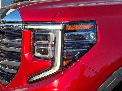 Certified 2026 GMC Sierra 1500 SLT w/ SLT Premium Plus Package AWD/4WD image 9