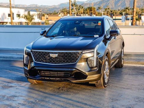 Used 2024 Cadillac XT4 Premium Luxury image 4