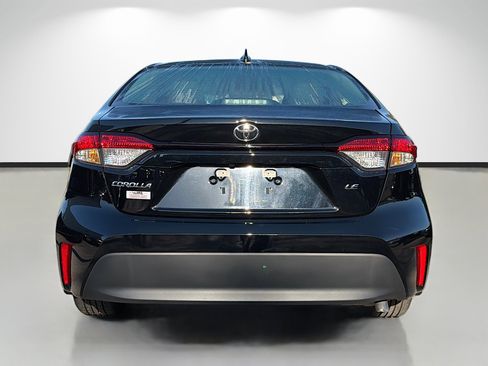 Used 2026 Toyota Corolla LE FWD image 4