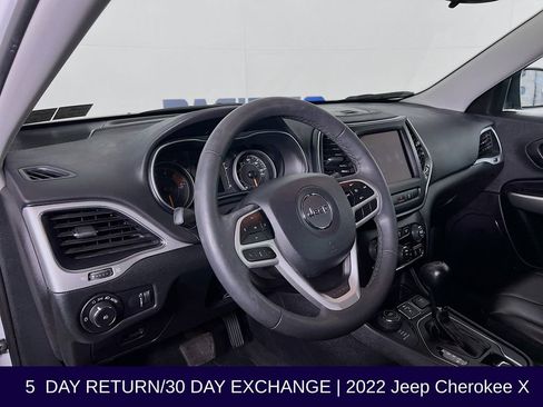 Used 2022 Jeep Cherokee Latitude image 11