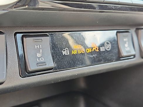 Used 2025 Toyota RAV4 XLE w/ Weather Package AWD/4WD image 26