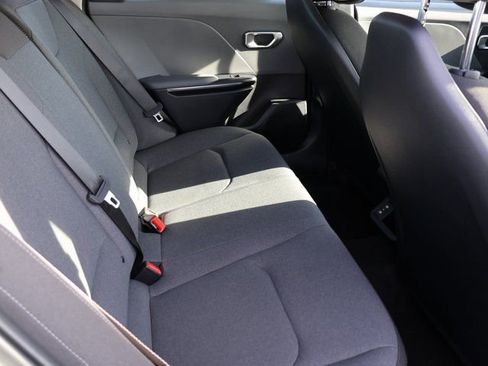 New 2025 Kia K4 LXS image 13