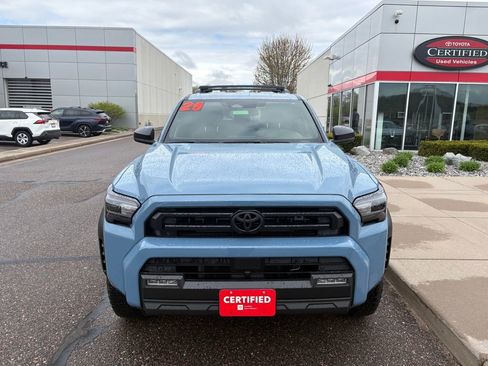 Certified 2025 Toyota 4Runner SR5 AWD/4WD image 9
