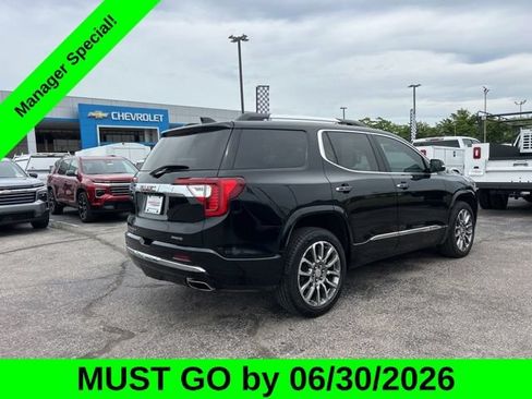 Used 2023 GMC Acadia Denali w/ Denali Ultimate Package AWD/4WD image 3