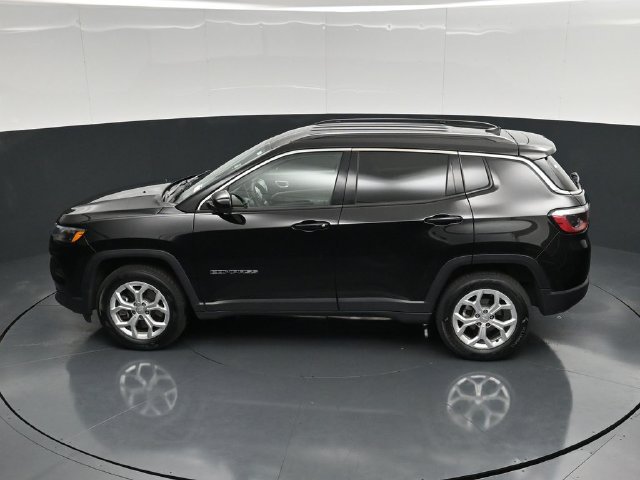 Certified 2024 Jeep Compass Latitude AWD/4WD image 49