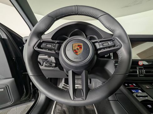 New 2026 Porsche Macan image 30