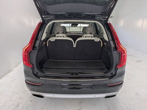 Used 2020 Volvo XC90 T6 Momentum w/ Protection Package Premier image 6