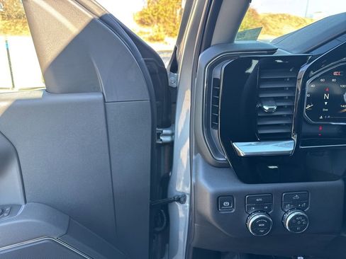 New 2026 GMC Sierra 1500 Elevation image 11