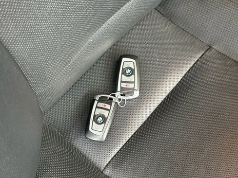 Used 2015 BMW 740Li xDrive image 36