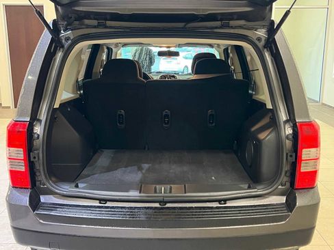 Used 2014 Jeep Patriot Latitude w/ Sun/Sound Group image 26