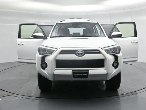 Used 2024 Toyota 4Runner TRD Off-Road image 30