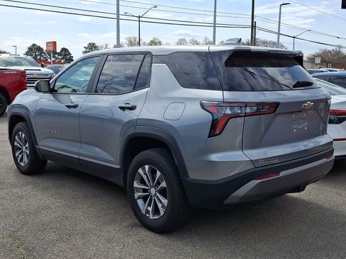 Used 2025 Chevrolet Equinox LT image 4