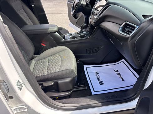 Used 2018 Chevrolet Equinox LT w/ Sun & Infotainment Package image 19