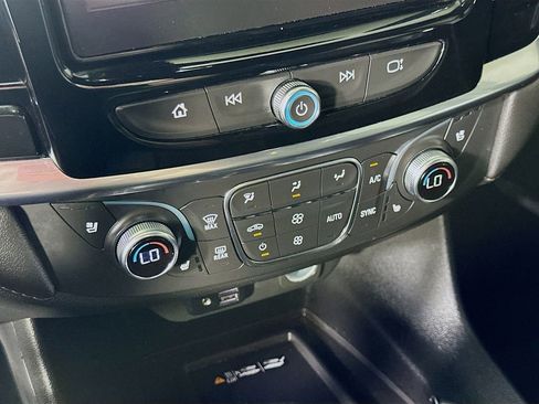 Used 2023 Chevrolet Traverse High Country image 27