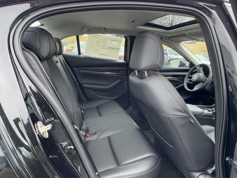 Used 2026 MAZDA MAZDA3 2.5 S Sedan w/ Preferred Pkg FWD image 5