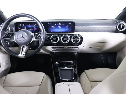 Certified 2025 Mercedes-Benz CLA 250 4MATIC image 43