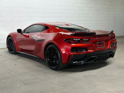 Used 2025 Chevrolet Corvette Z06 RWD image 3