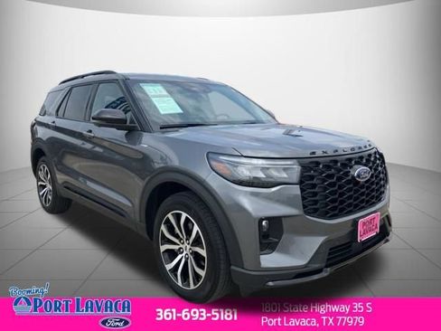 Used 2025 Ford Explorer ST-Line AWD/4WD image 9