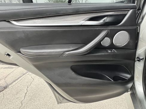 Used 2016 BMW X5 M image 34