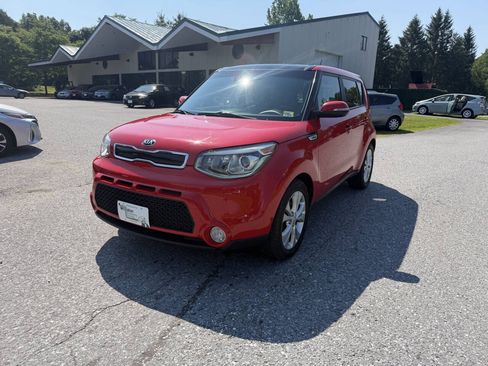 Used 2016 Kia Soul ! w/ Premium Package FWD image 1