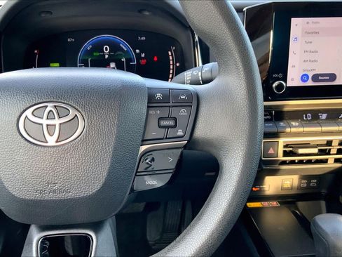 Used 2025 Toyota Camry LE FWD image 24