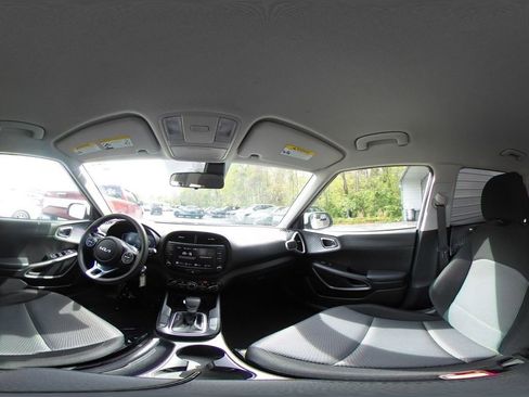 Used 2025 Kia Soul LX w/ LX Technology Package image 37