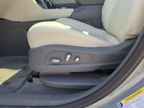 Used 2023 Cadillac XT6 Premium Luxury w/ Technology Package image 12