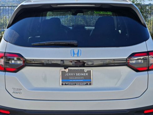 New 2025 Honda Pilot EX-L image 13