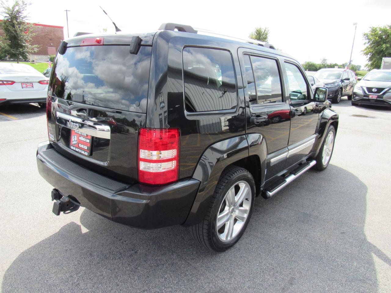Used 2012 Jeep Liberty Limited Jet w/ Chrome Accents Group AWD/4WD image 6