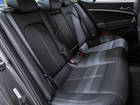 Certified 2026 Genesis G70 2.5T AWD/4WD image 11