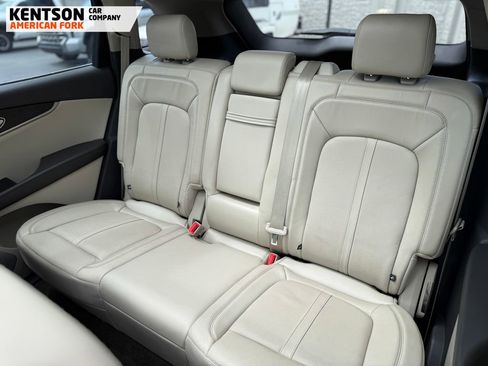Used 2016 Lincoln MKX Reserve w/ Luxury Package FWD image 30