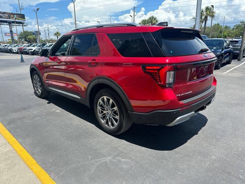 Certified 2025 Ford Explorer Platinum RWD image 6