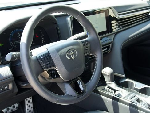Used 2026 Toyota Camry SE w/ Convenience Package FWD image 17